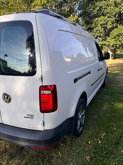 Volkswagen Caddy Maxi 2 of 12