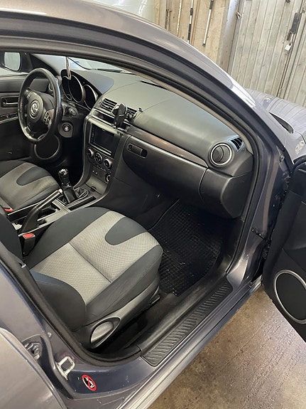 Mazda 3 6 of 9
