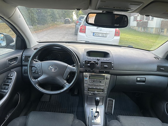 Toyota Avensis 6 of 7