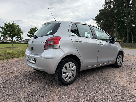 Toyota Yaris 6 of 11