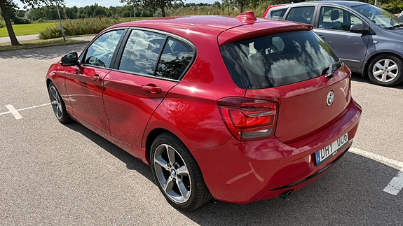 BMW 118d 4 of 5