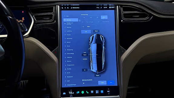 Tesla Model S 18 of 30