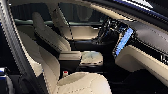 Tesla Model S 12 of 30