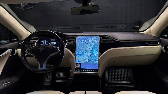 Tesla Model S 13 of 30