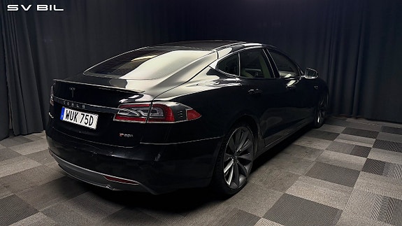 Tesla Model S 4 of 30