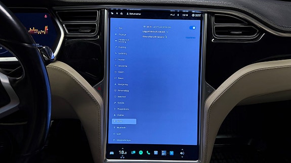 Tesla Model S 26 of 30