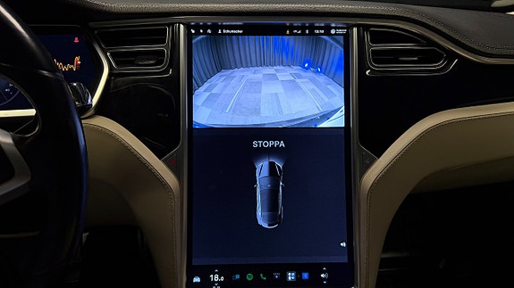 Tesla Model S 28 of 30