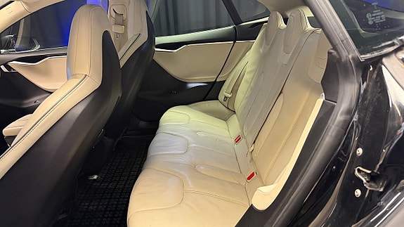 Tesla Model S 9 of 30