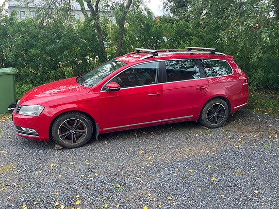 Volkswagen Passat 2 of 4
