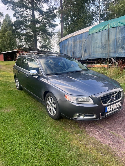 Volvo V70 4 of 11