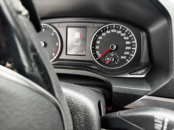 Volkswagen Amarok 20 of 27