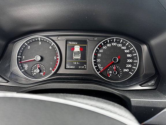 Volkswagen Amarok 22 of 27
