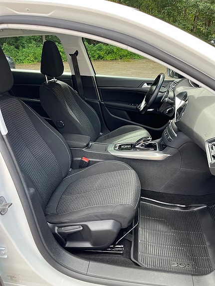 Peugeot 308 SW 4 of 10
