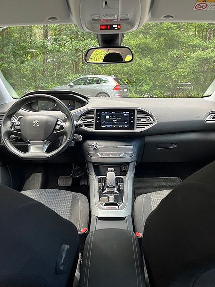 Peugeot 308 SW 7 of 10