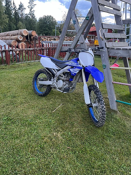 Yamaha YZF 250 2 of 6