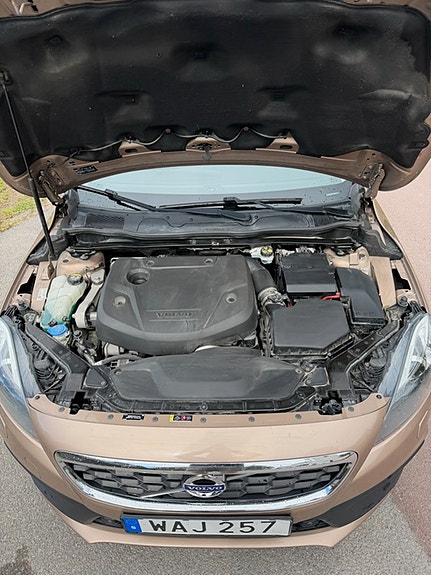Volvo V40 Cross Country 8 of 9