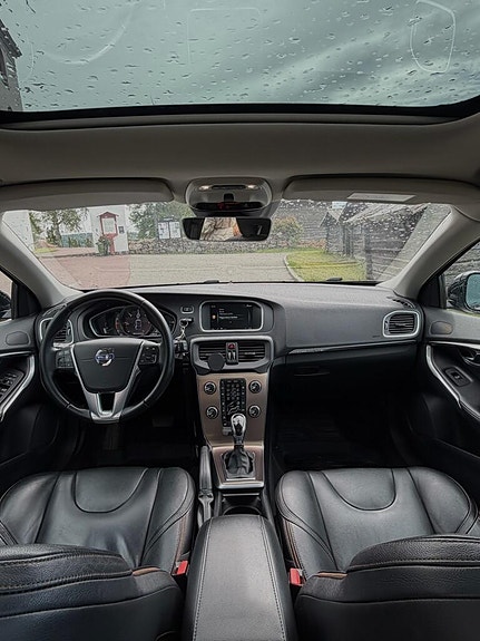 Volvo V40 Cross Country 5 of 9