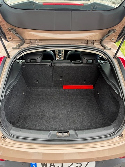 Volvo V40 Cross Country 7 of 9