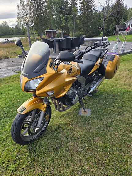 Honda CBF1000A 3 of 7