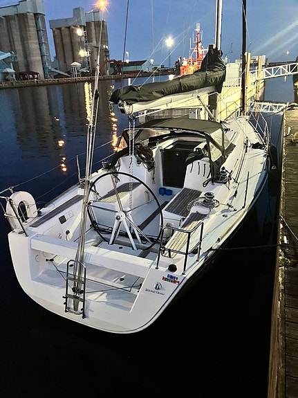 Beneteau First 35 – Yanmar 29 hk | 3Di-segel från North Sails 4 of 20