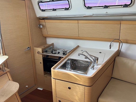 Beneteau First 35 – Yanmar 29 hk | 3Di-segel från North Sails 8 of 20