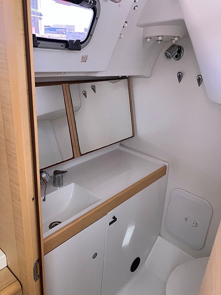 Beneteau First 35 – Yanmar 29 hk | 3Di-segel från North Sails 11 of 20