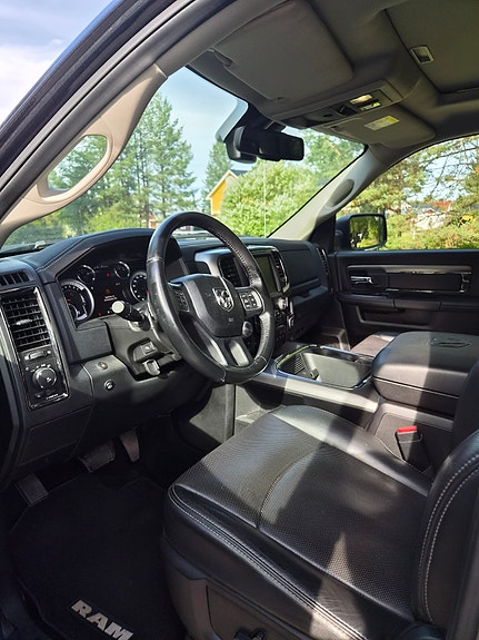 Dodge RAM 1500 7 of 9
