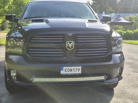 Dodge RAM 1500 4 of 9