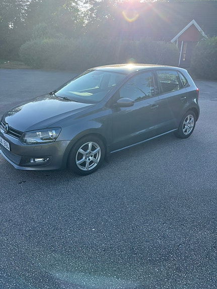 Volkswagen Polo 2 of 6