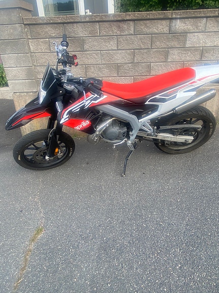 Aprilia 2 of 6