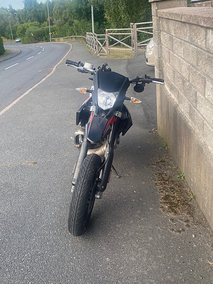 Aprilia 4 of 6