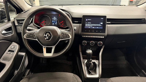 Renault Clio 11 of 14