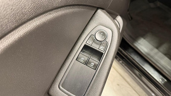 Renault Clio 13 of 14
