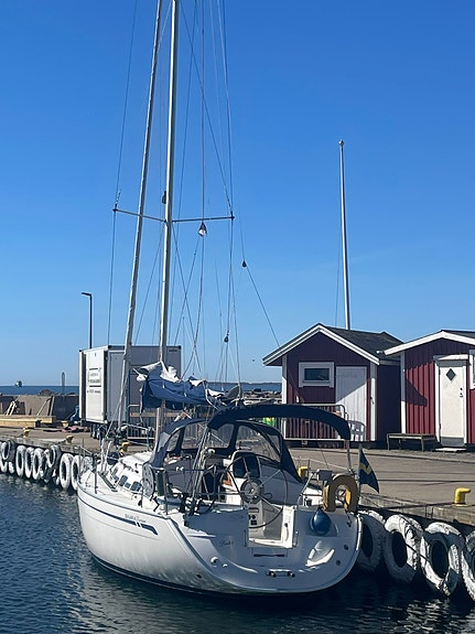 Bavaria 33 Cruiser 2 of 10