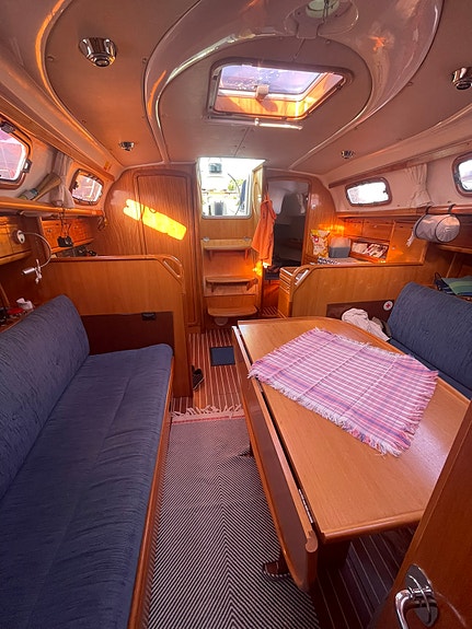 Bavaria 33 Cruiser 7 of 10