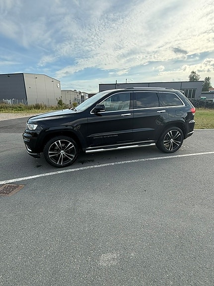Jeep Grand Cherokee 2 of 2