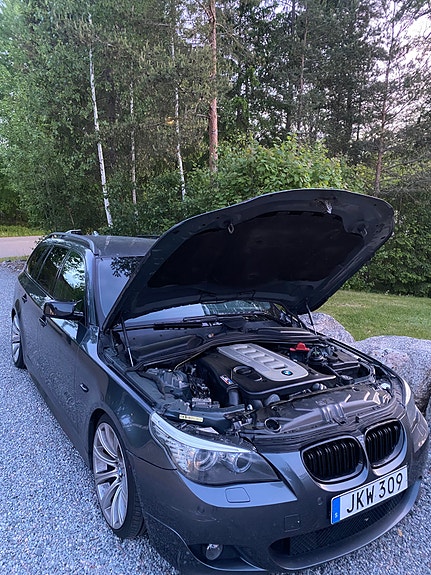 BMW 525d 3 of 6