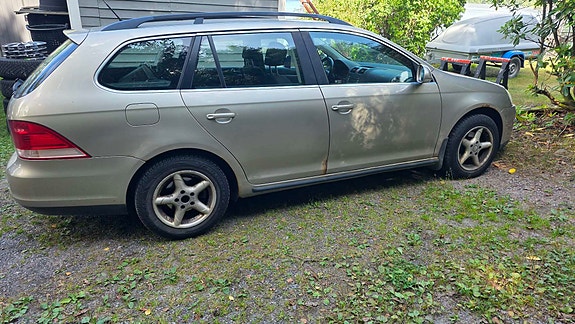 Volkswagen Golf V 9 of 11