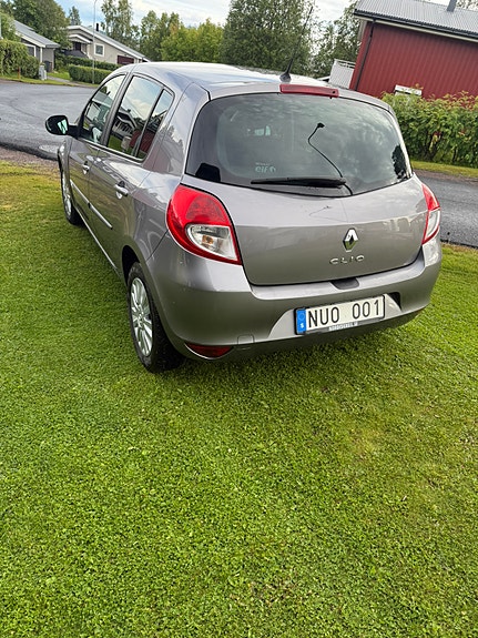 Renault Clio 3 of 6