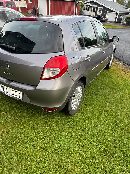 Renault Clio 2 of 6