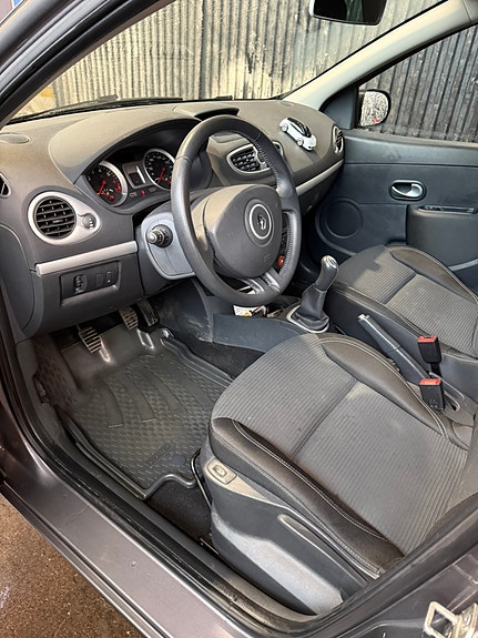Renault Clio 5 of 6