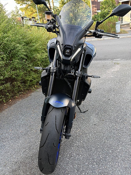 Yamaha MT-09 4 of 6