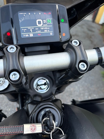 Yamaha MT-09 5 of 6