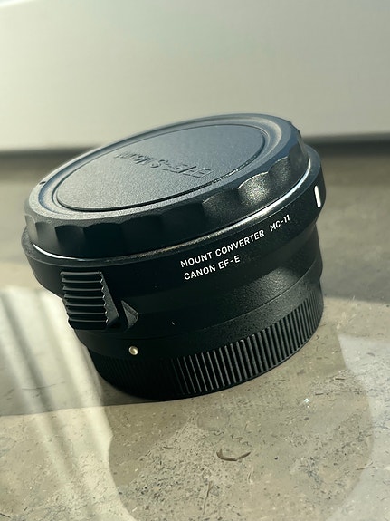 Sony A7ii + Sigma 24mm f/1.4 + MC-11 adaptor + 4 batteri, laddare, lock, rem image 10