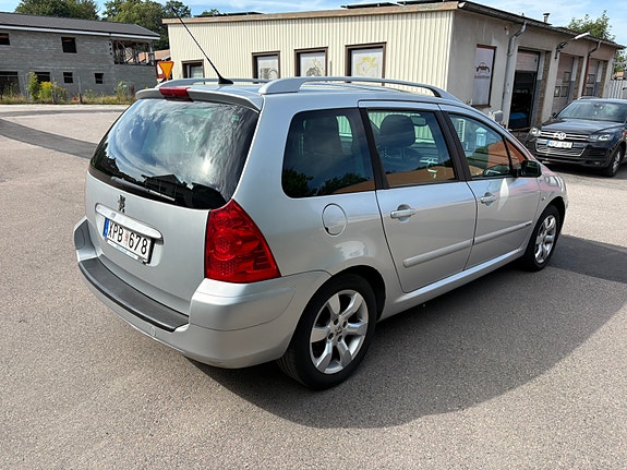 Peugeot 307 SW 5 of 12