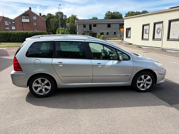 Peugeot 307 SW 6 of 12