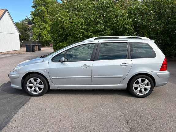 Peugeot 307 SW 2 of 12