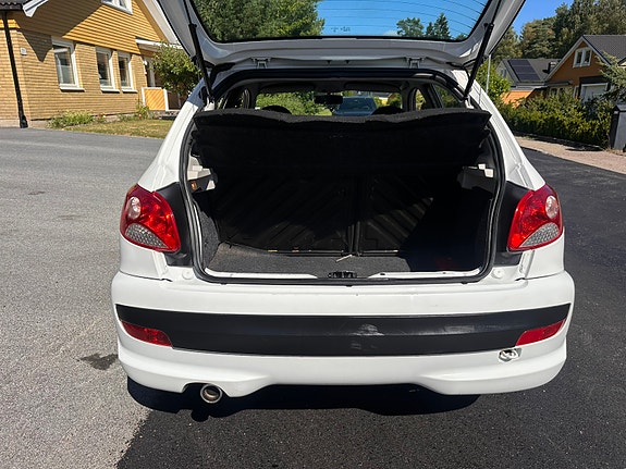 Peugeot 206+ 9 of 9