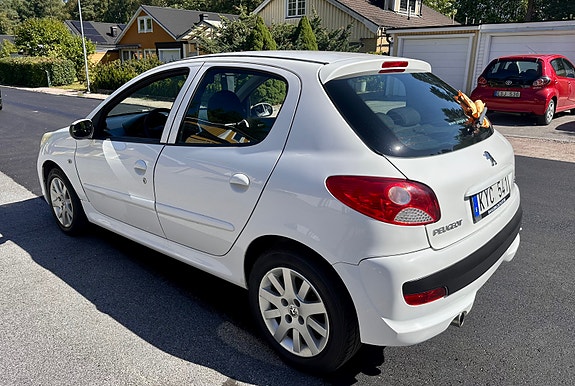 Peugeot 206+ 3 of 9