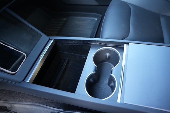 Tesla Model 3 10 of 25